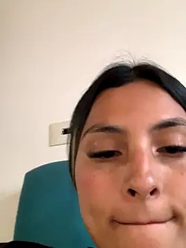 Snapshot of Berta_arevalo_blsd chatting on November 2025 10:32:01 PM Berta arevalo blsd online show from November 2025 10:32:01 PM