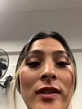 Snapshot of Berta_arevalo_blsd chatting on November 2025 05:13:02 PM Berta arevalo blsd online show from November 2025 05:13:02 PM