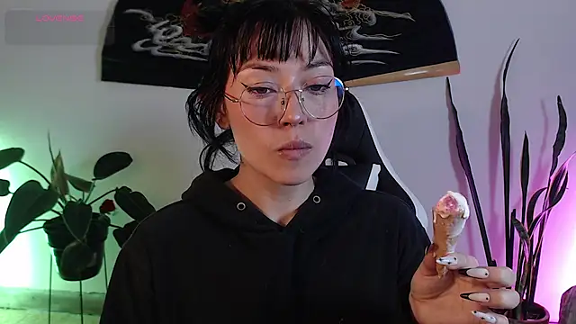 Ellyuwuw online show from January 2026 11:22:01 PM