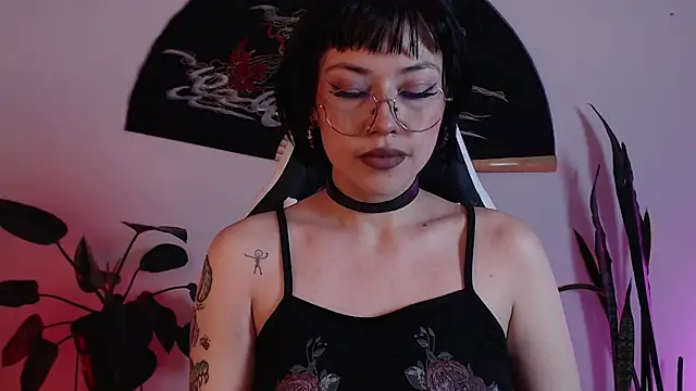 Ellyuwuw online show from February 2026 11:38:02 PM