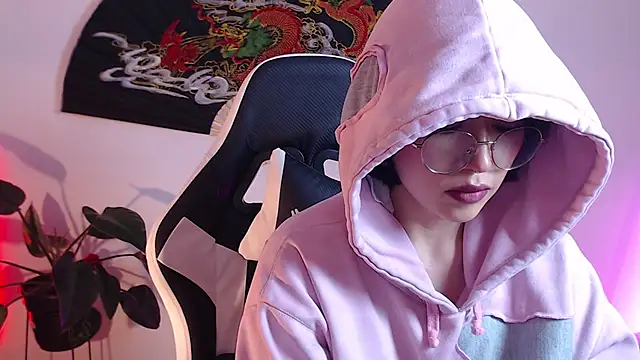 Ellyuwuw online show from March 2026 09:08:01 PM