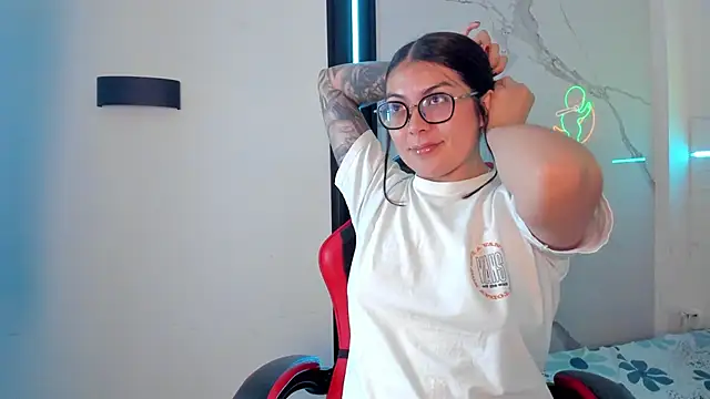 Snapshot of LolaXXXperience chatting on September 2025 11:17:02 AM LolaXXXperience online show from September 2025 11:17:02 AM