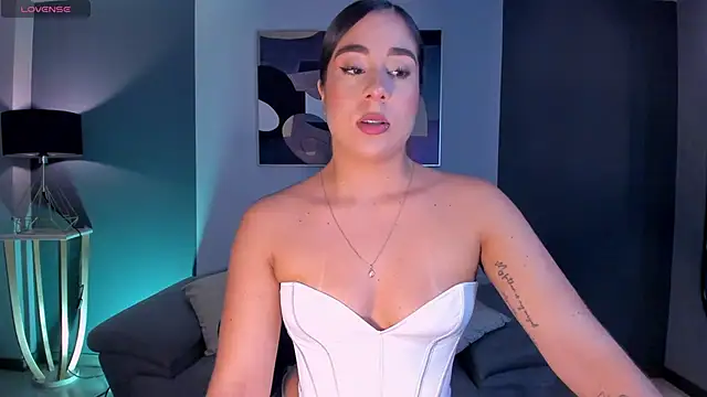 Snapshot of SussyBellX chatting on October 2025 08:10:01 PM SussyBellX online show from October 2025 08:10:01 PM