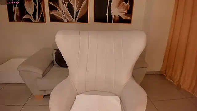 LucyWeiss  online show from October 2025 07:48:02 PM