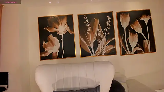 LucyWeiss  online show from October 2025 07:57:02 PM