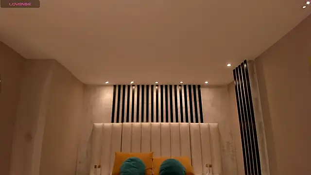 LucyWeiss  online show from November 2025 07:41:02 PM