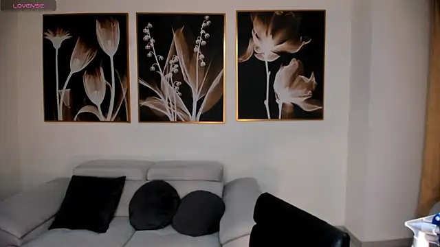 LaurentConnor online show from November 2025 03:18:02 AM