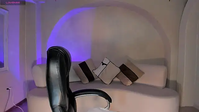 MayaMoretti  online show from February 2026 04:01:02 AM