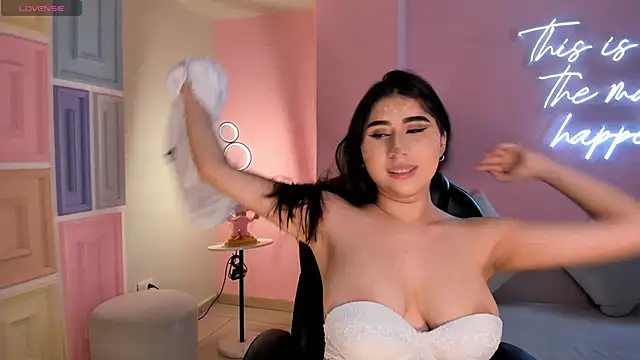 MayaMoretti  online show from November 2025 04:19:02 AM