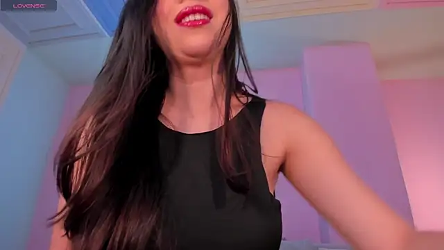 MayaMoretti  online show from December 2025 05:18:02 AM