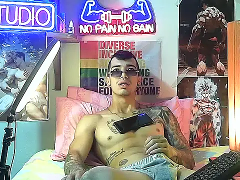 Snapshot of Strongcockfitness chatting on September 2025 04:35:02 PM Strongcockfitness online show from September 2025 04:35:02 PM