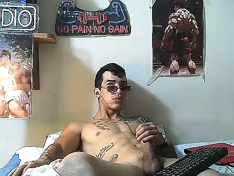 Snapshot of Strongcockfitness chatting on September 2025 05:51:01 AM Strongcockfitness online show from September 2025 05:51:01 AM