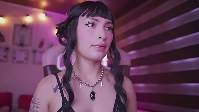 Rebecah 1 online show from October 2025 03:42:01 PM