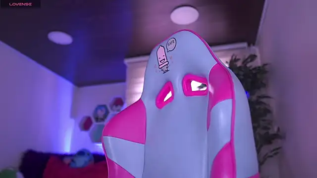 Rebecah 1 online show from April 2026 02:40:02 PM