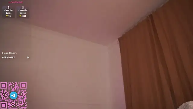 Snapshot of ellie_land chatting on May 2026 04:45:02 PM ellie land online show from May 2026 04:45:02 PM