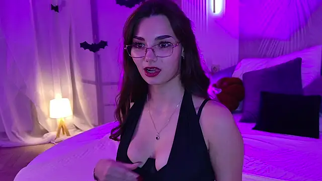 Snapshot of LeaMelone chatting on November 2025 05:06:01 PM LeaMelone online show from November 2025 05:06:01 PM