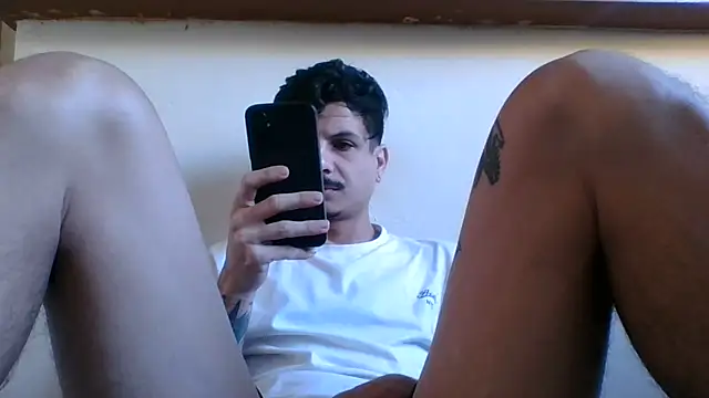 Snapshot of Skate012 chatting on July 2026 04:50:02 PM Skate012 online show from July 2026 04:50:02 PM
