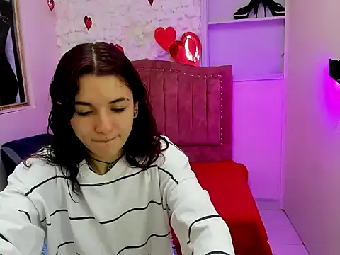 Snapshot of Britney_thx chatting on September 2025 06:24:02 PM Britney thx online show from September 2025 06:24:02 PM