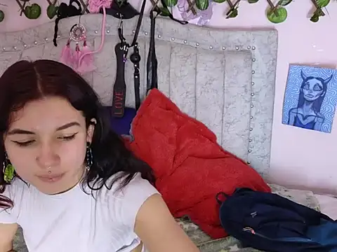 Snapshot of Britney_thx chatting on September 2025 06:13:01 PM Britney thx online show from September 2025 06:13:01 PM