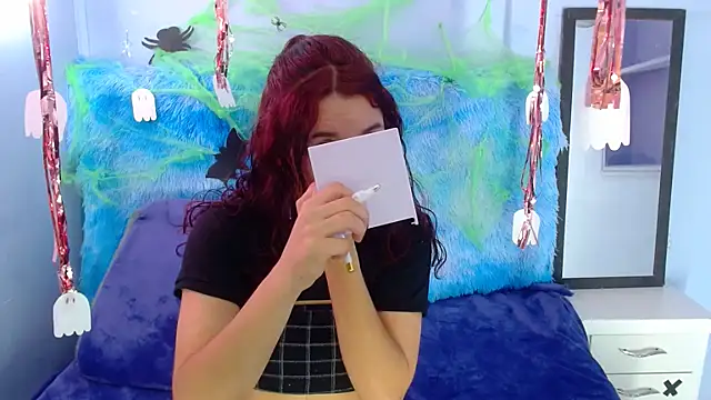 Snapshot of Britney_thx chatting on October 2025 09:27:01 PM Britney thx online show from October 2025 09:27:01 PM