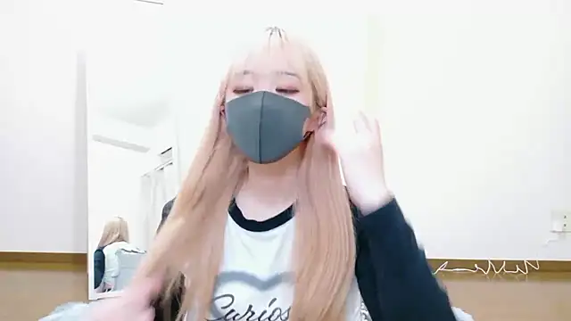 Snapshot of Una_chan_ chatting on October 2025 10:58:02 AM Una chan online show from October 2025 10:58:02 AM