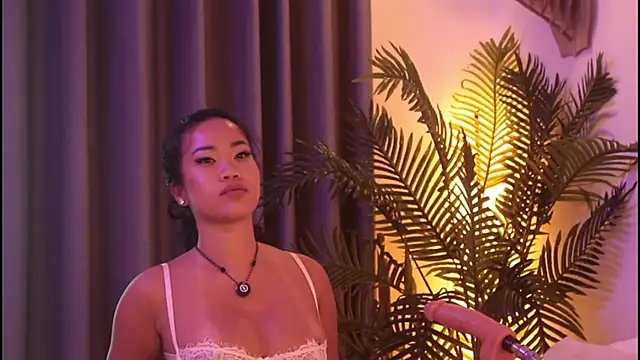 sophie miiuu online show from April 2026 12:23:01 AM