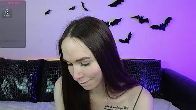 Angeel Kate online show from November 2025 04:49:02 AM