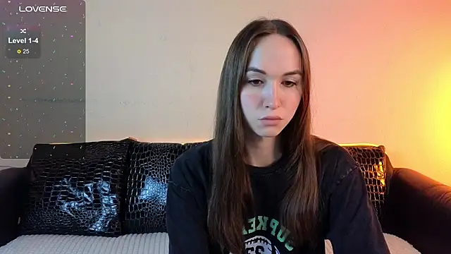 Angeel Kate online show from October 2025 11:23:02 AM