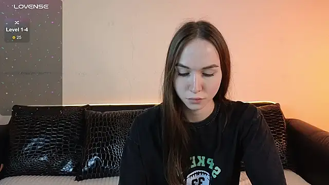 Angeel Kate online show from October 2025 11:45:01 AM