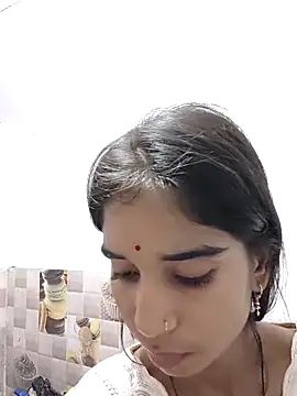 Snapshot of Hot-Soniya2 chatting on October 2025 06:52:01 PM Hot-Soniya2 online show from October 2025 06:52:01 PM