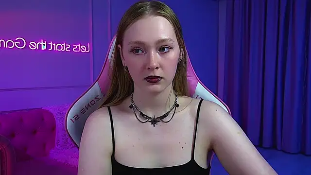AgataFoxley online show from May 2026 06:26:02 PM