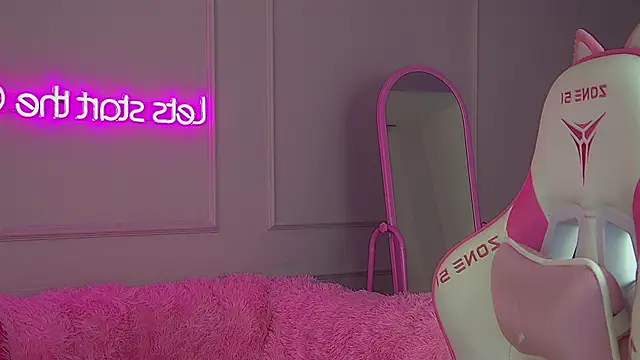 AgataFoxley online show from November 2025 07:36:01 PM