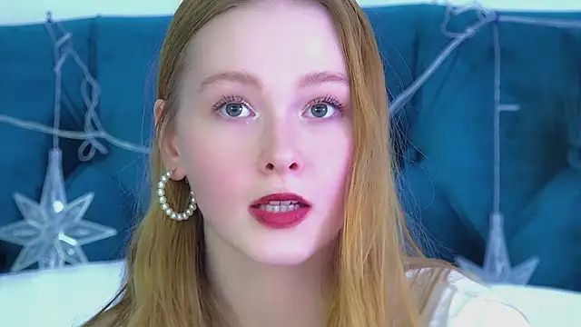 AgataFoxley online show from December 2025 06:13:02 PM