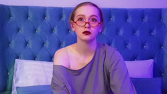 AgataFoxley online show from March 2026 06:04:02 PM