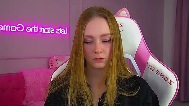 AgataFoxley online show from November 2025 07:30:01 AM