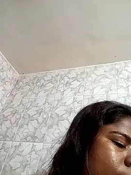 HAANNIAA online show from December 2025 11:01:01 AM