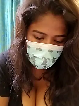 Snapshot of HAANNIAA chatting on September 2025 03:45:01 PM HAANNIAA online show from September 2025 03:45:01 PM