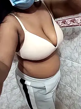 Snapshot of HAANNIAA chatting on October 2025 12:13:02 PM HAANNIAA online show from October 2025 12:13:02 PM