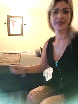 laura1076 online show from October 2025 08:31:02 PM