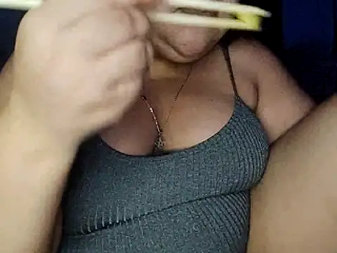 Snapshot of xlatinastar chatting on February 2026 11:48:01 PM xlatinastar online show from February 2026 11:48:01 PM