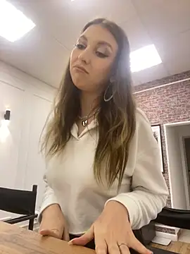 Snapshot of -LeilaPassion- chatting on October 2025 03:52:02 AM -LeilaPassion- online show from October 2025 03:52:02 AM