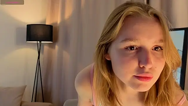 VinnieSerrano online show from November 2025 03:01:02 PM