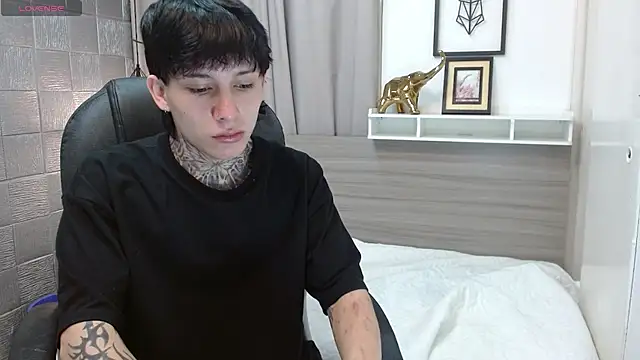 Iantwink18 online show from February 2026 11:32:01 AM