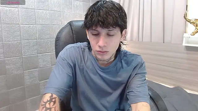 Snapshot of Iantwink18 chatting on November 2025 02:16:02 AM Iantwink18 online show from November 2025 02:16:02 AM