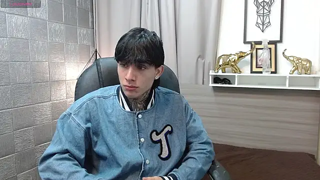 Iantwink18 online show from February 2026 07:37:01 PM