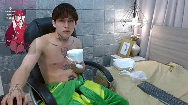 Iantwink18 online show from September 2025 05:15:01 PM