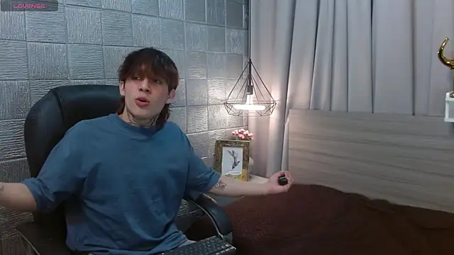 Iantwink18 online show from September 2025 01:18:01 PM