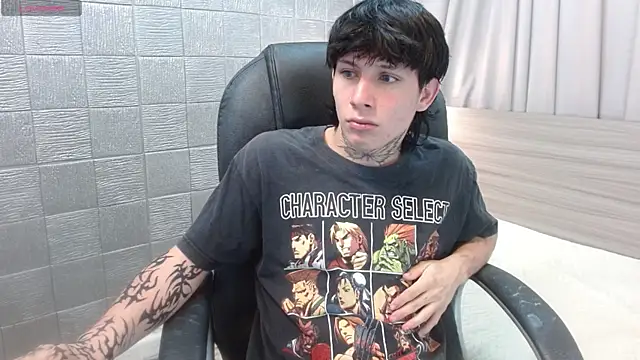 Snapshot of Iantwink18 chatting on November 2025 04:11:02 AM Iantwink18 online show from November 2025 04:11:02 AM