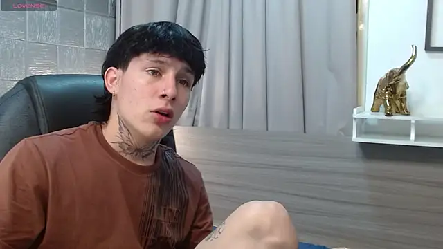 Iantwink18 online show from October 2025 08:54:02 PM