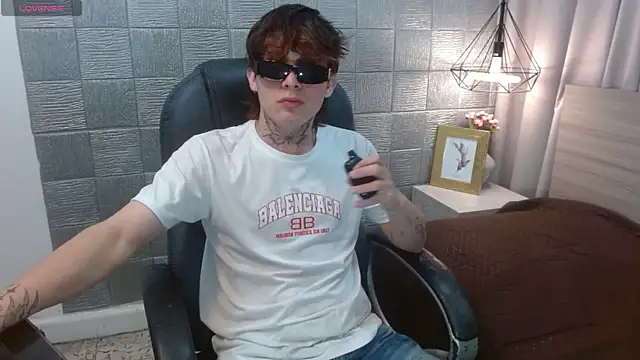 Iantwink18 online show from September 2025 02:56:01 PM
